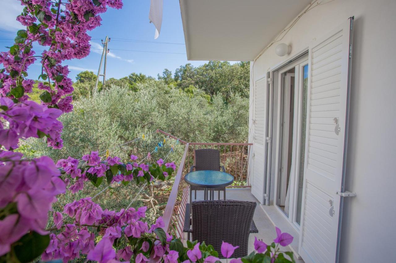 Apartments Sanja Hvar Town Luaran gambar