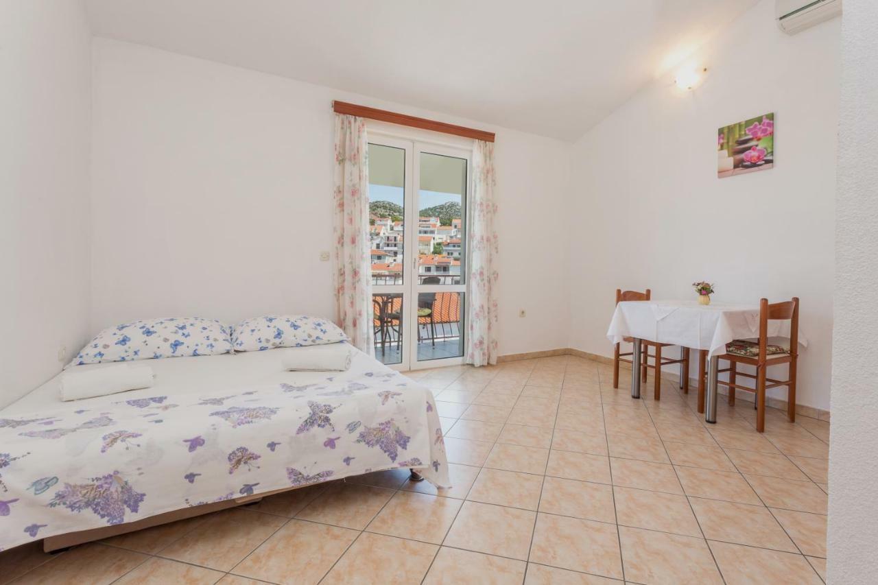 Apartments Sanja Hvar Town Luaran gambar