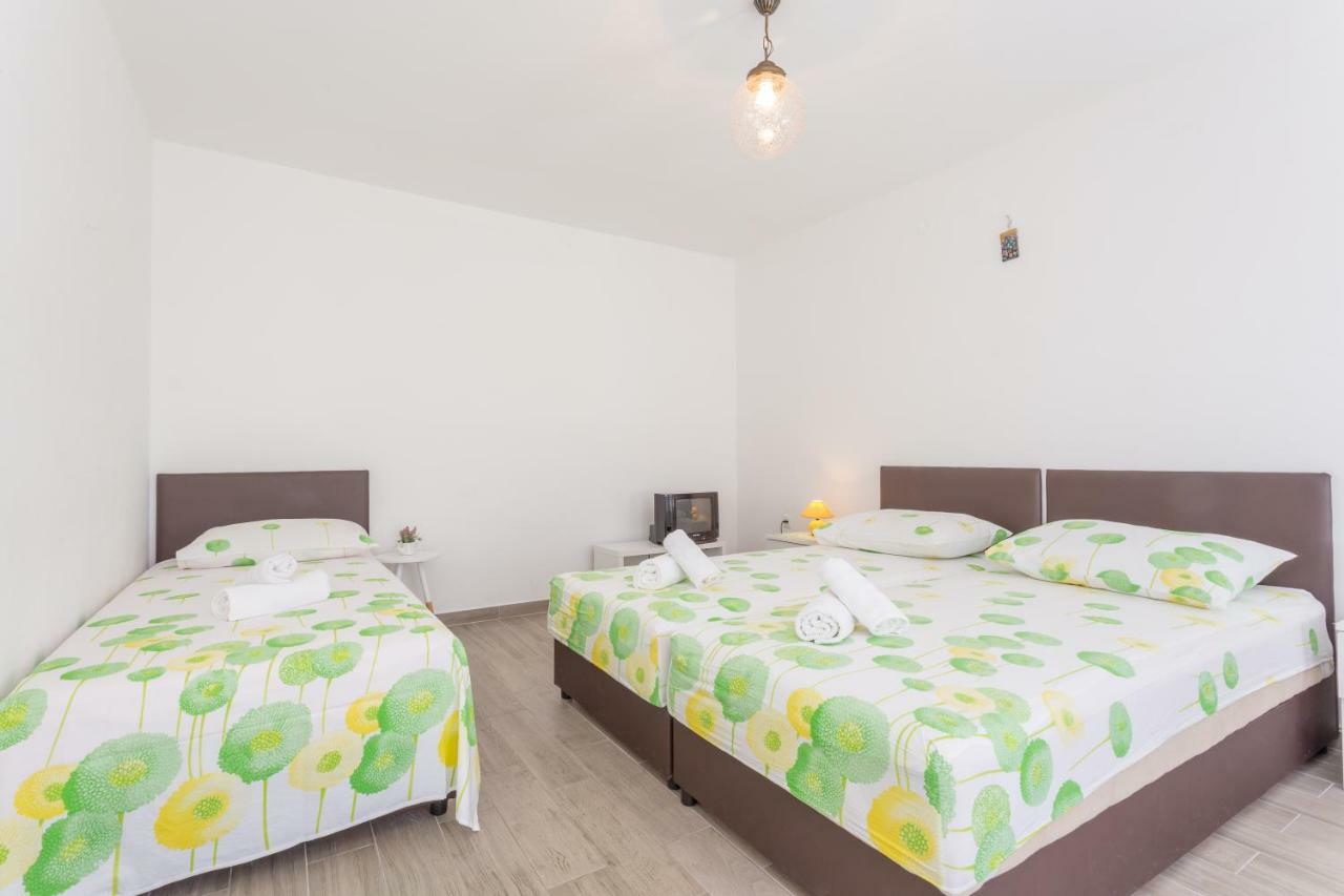 Apartments Sanja Hvar Town Luaran gambar