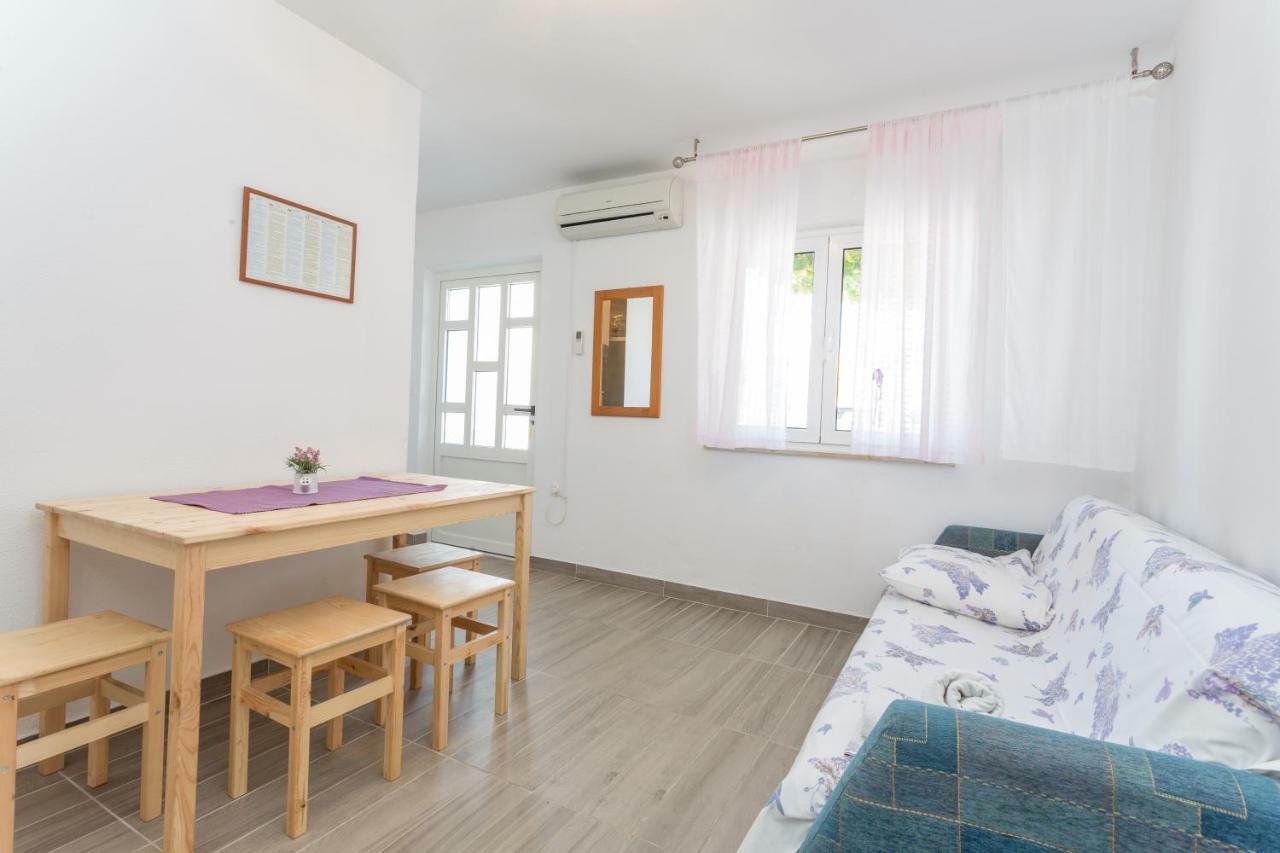 Apartments Sanja Hvar Town Luaran gambar